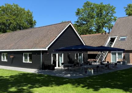 UNIEK OVERNACHTEN in Tweepersoonskamer of VRIJSTAAND huisje middenin de NATUUR nabij het Drents-Friese Wold