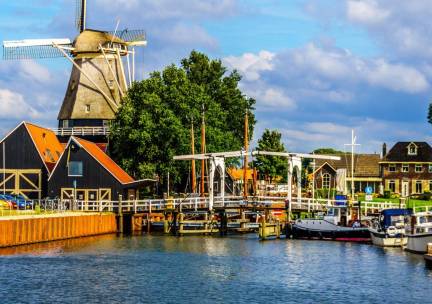 Geniet van een verblijf midden in het centrum van Harderwijk incl. ontbijt en NS treinretour