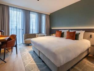✨ Droom weg in een elegante Superior Double Kamer van een fantastisch 5*-boetiekhotel op een absolute toplocatie in Maastricht incl. ontbijt en NS treinretour!