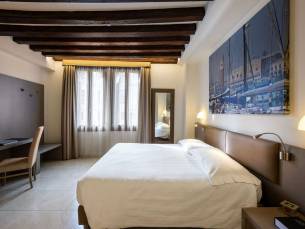 Leone Hotel