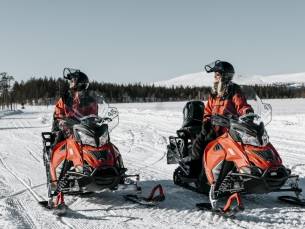ALLES-IN-1-DEAL! ❄️ Ontdek het magische Fins Lapland en verblijf 4 dagen in Levi in een kamer met priv&eacute; sauna incl. vlucht, halfpension & 2 EXCURSIES!