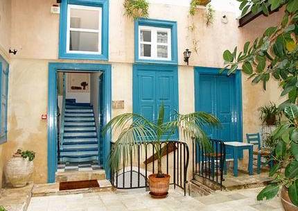 Pilot Amphora Boutique Hotel