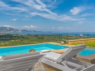 Pietra Cave Apartments