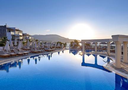 Alexander Beach Hotel & Village