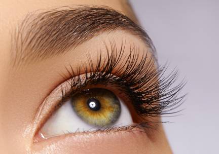 Wimperextensions of powder brows + nabehandeling