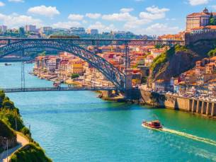 Laat je hart veroveren door het cultuurrijke Porto incl. LUXE 5*-hotel met binnentuin & ZWEMBAD, vlucht, ontbijt + welkomstdrankje!