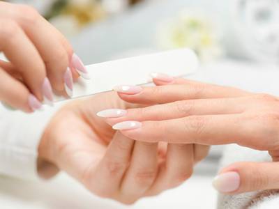 Manicurebehandeling + gellak (45 min)