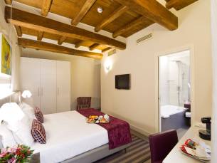 Trevi Palace Luxury Inn