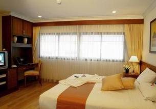 Admiral Suites