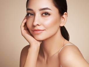 Wimper- of wenkbrauwlift of wimperextensions + evt. verven