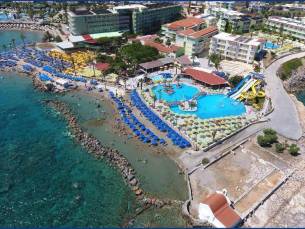 Eri Beach & Village