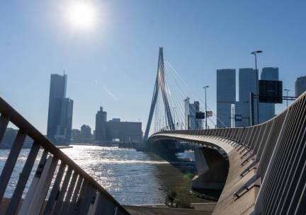 4*-Surprise hotel in de havenstad Rotterdam incl. ontbijt