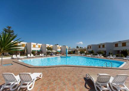 Las Brisas Bungalows