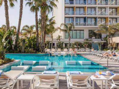 Aqua Hotel Silhouette & Spa (logies/ontbijt) - adults only