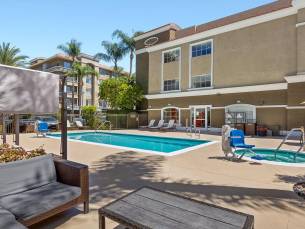 8 daagse vliegvakantie naar Portofino Inn en Suites in anaheim, verenigde staten