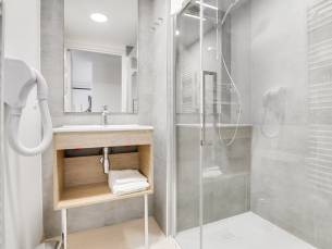 New standard suite for 4 people with double bed and sofa bed