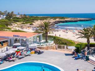 FERGUS Style Carema Beach