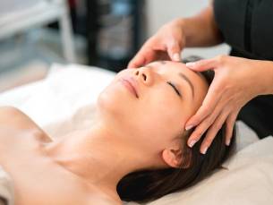 Japanese Head Spa + evt. gezichtsbehandeling (60 of 90 min)