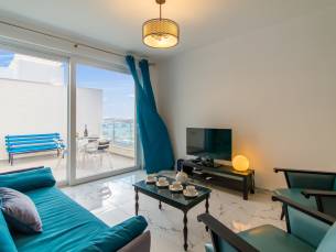 Sunny penthouse modern 2 bdr - Sliema
