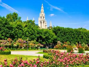 Op naar Wenen! Geniet van een heerlijke CITYTRIP met verblijf in een centraal maar in het groen???? gelegen hotel en op loopafstand van de metro, incl. vlucht en ontbijt
