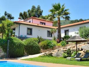 Pirilampo Guesthouse
