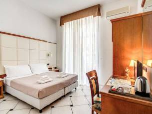Hotel Garibaldi Naples