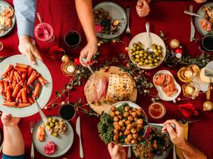 3- of 4-gangen kerstdiner om af te halen OF luxe vlees- of vissaladeschotel