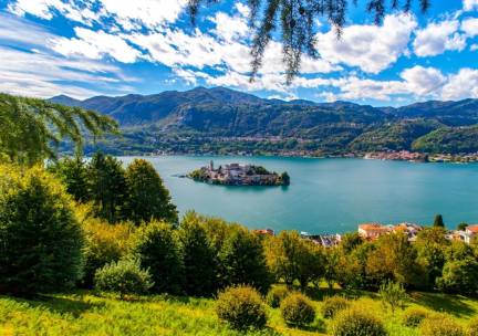 Autorondreis Italiaanse meren tussen de Alpen