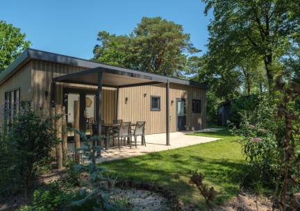 Loevestein Comfort met Hottub - 4 personen