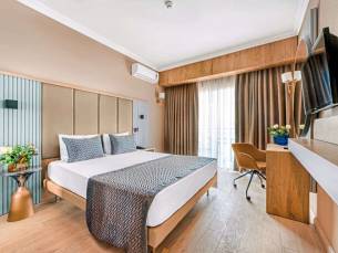 Numa Port Hotel