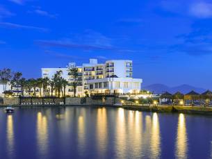 Le Bleu Hotel & Resort