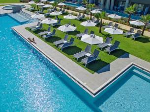 8 daagse vliegvakantie naar Myrion Beach Resort in gerani, griekenland
