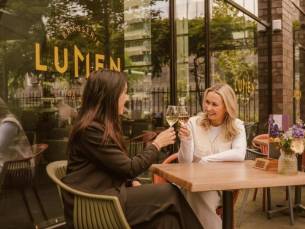 Proef de sfeer van Eindhoven! MODERN & LUXE 4*-designhotel in hartje centrum incl. ontbijt &eacute;n culinair 3-gangendiner!