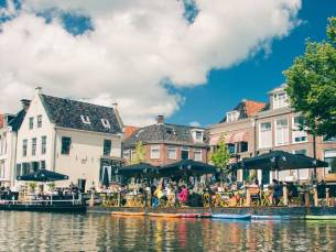 MEGA DEAL! ⚡ 4*-LUXE BOUTIQUE HOTEL in het hart van de authentieke binnenstad van Dokkum incl. ontbijt & verblijf in LUXE kamer!