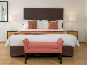 Escala Hotel & Suites