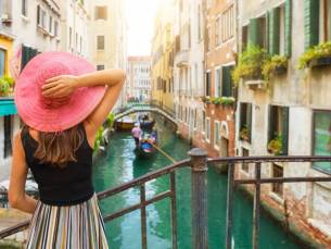 Romantische escape naar LUXE 4*-hotel direct gelegen aan het Grand Canal in Venetië incl. vlucht en ontbijt