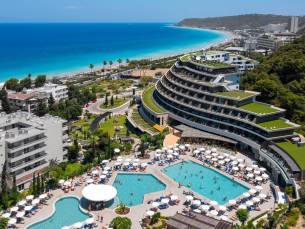 Olympic Palace Resort en Convention Center
