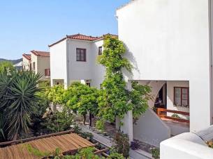 Maria Studios and Apartments