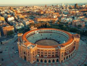 Hotel met ROOFTOPZWEMBAD in het hart van Madrid op een steenworp van de beroemde hotspots, incl. vlucht en ontbijt