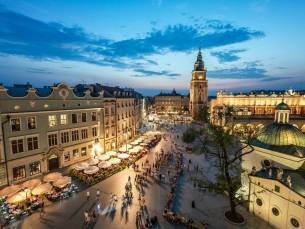 TIJDELIJK EXTRA VOORDELIG! ⚡️Stedentrip Krakau incl. vlucht, transfer, ontbijt + dagexcursie Auschwitz, entree Zoutmijn & MEER!