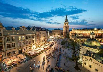 TIJDELIJK EXTRA VOORDELIG! ⚡️Stedentrip Krakau incl. vlucht, transfer, ontbijt + dagexcursie Auschwitz, entree Zoutmijn & MEER!