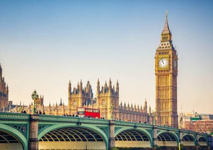 Ontdek de Engelse hoofdstad Londen vanaf een toplocatie nabij de metro incl. vlucht en ontbijt