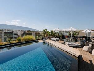 Skylark, Aluma Hotel & Resort