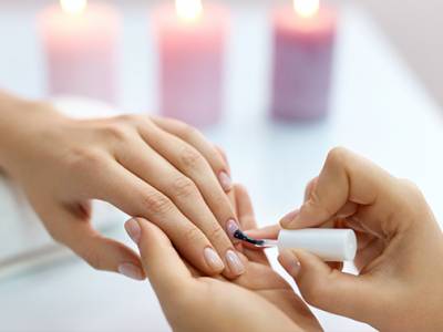 Manicurebehandeling + gellak of polygel