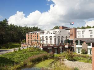 LENTE SPECIAL! ???? Heerlijk tot rust komen in een luxe 4*-Bilderberg hotel op de Veluwe, Garderen met zwembad incl. ontbijt, Lente-aperitief & GRATIS fietsroutes