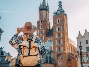 ✨ UPGRADE DEAL:⚡ Stedentrip Krakau incl. vlucht, transfer, ontbijt + dagexcursie Auschwitz, entree Zoutmijn & MEER!