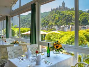 6 dagen 4*-hotel in Cochem + terras direct aan de Moezel met prachtig uitzicht incl. dagelijks ontbijt & 4(!)-gangendiner + gebruik wellness & MEER!