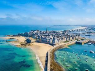 Geniet van de Bretonse kust vanuit een karaktervol 4*-hotel in Saint-M&eacute;loir-des-Ondes incl. ontbijt + GRATIS parkeren!