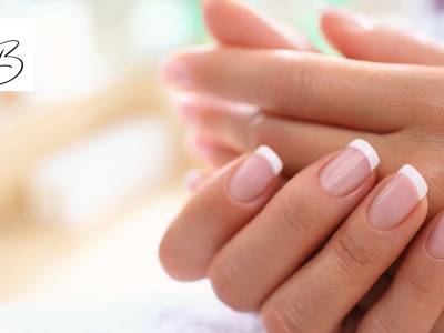 Mini-manicurebehandeling + evt. gellak of BIAB (30 of 60 min)