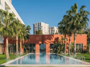 Akra V Hotel